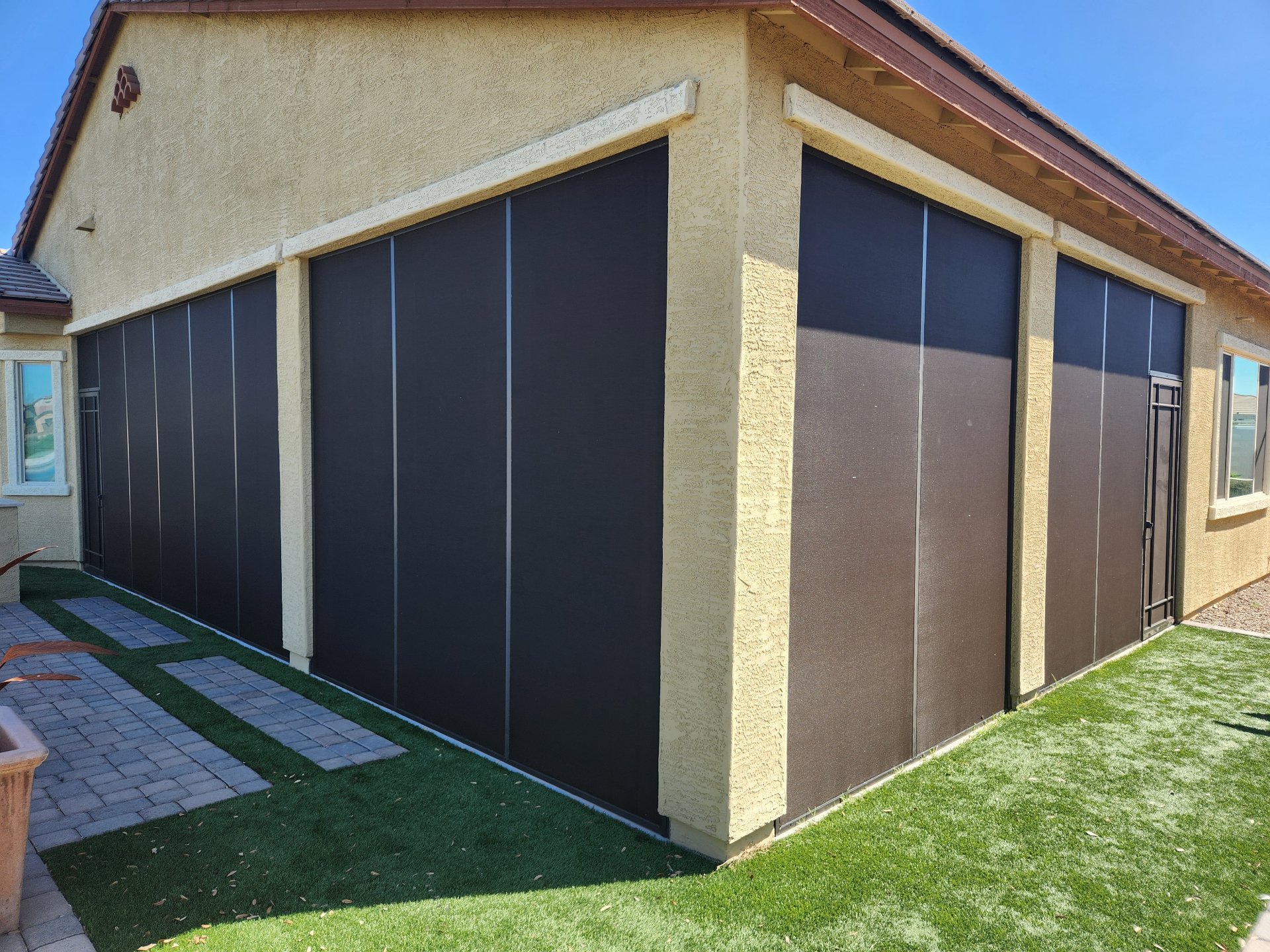 Full-wall sun screens on Phoenix home